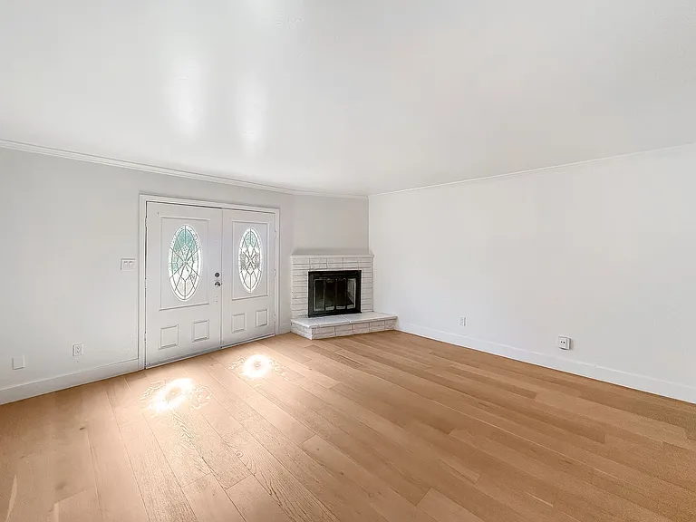 410 Colorado Ave #C — Photo 2