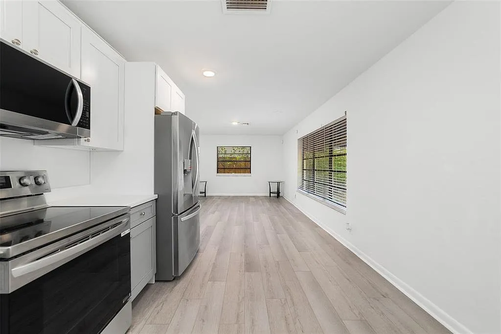 2 bed, 1.0 bath, 1056 sqft, $3,000 — Photo 1