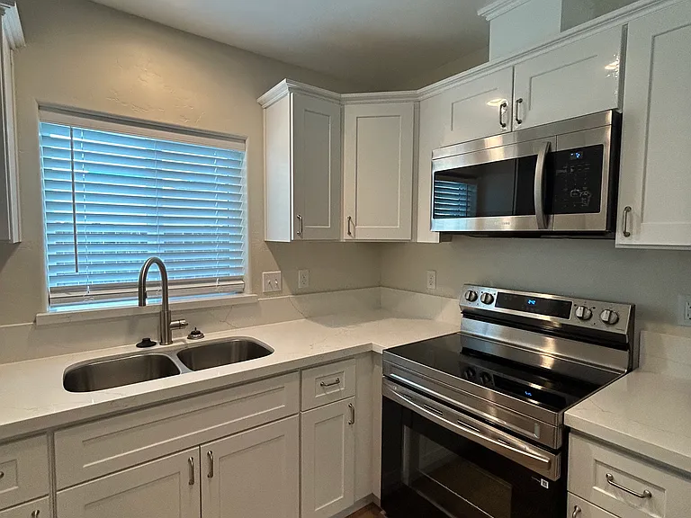 251 S F St #1/2 — Photo 8