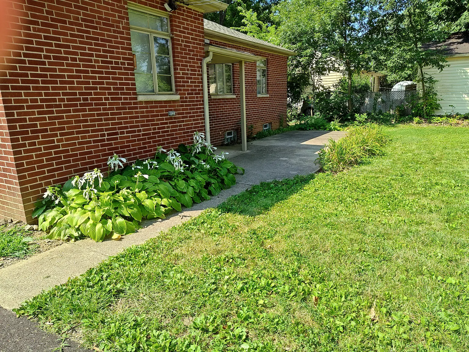 3 bed, 1156 sqft, $2,250 — Photo 4