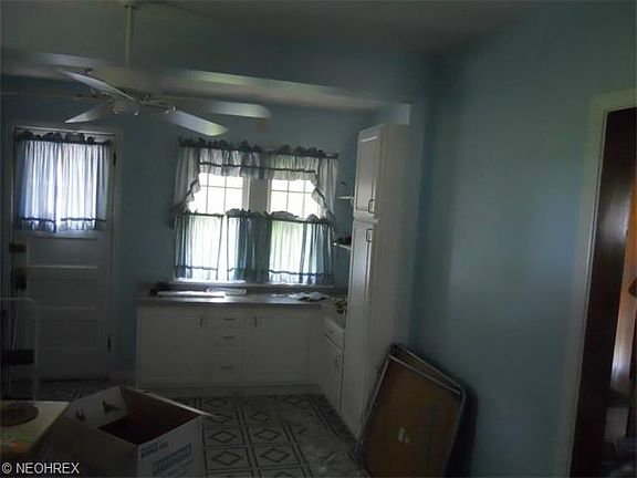 5th image of 10724 Elmwood Ave