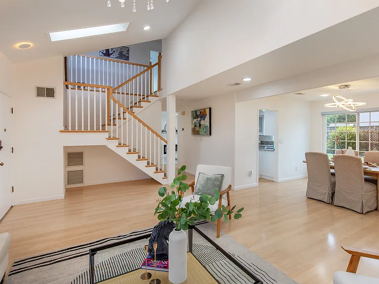 985 Summerfield Dr — Photo 16