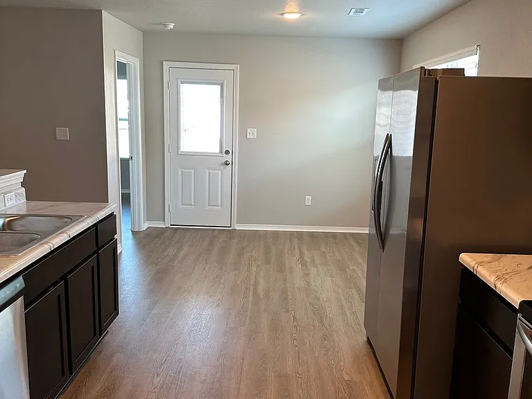 117 Logan Dr — Photo 9