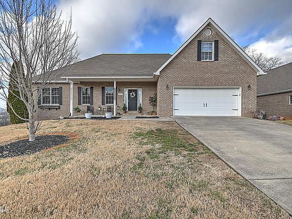 2nd image of 581 Robert Ct