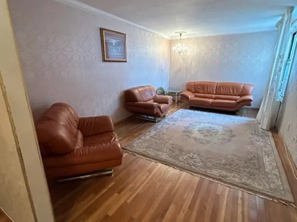 2555 Batchelder Street image 1 of 16