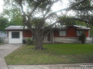 201 Hillview Dr, Universal City, TX 78148