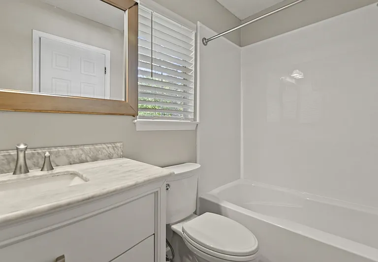 1382 Center Lake Dr — Photo 31