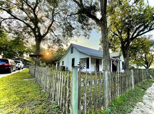 1105 Alamo St, Castroville, TX 78009