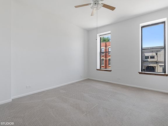4th image of 1327 W Erie St APT 2