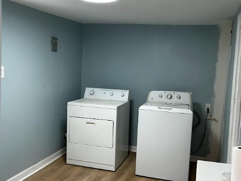 1638 Sanderson Ave — Photo 39