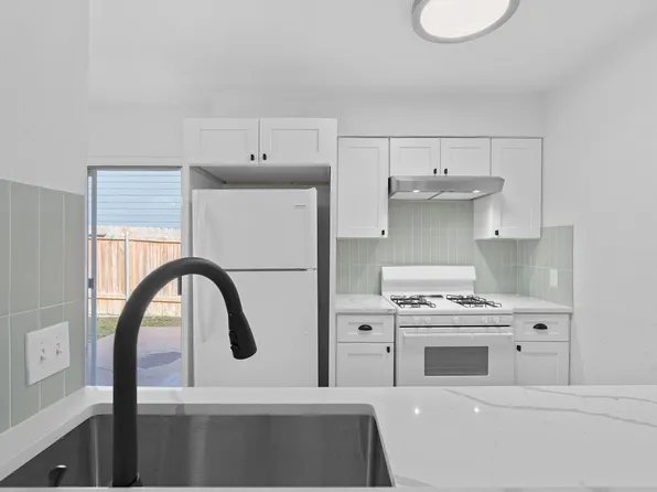 7200 Creekside Dr APT D, Austin, TX 78752