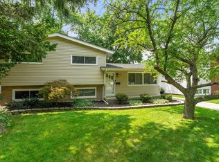 8134 Columbia Ave, Munster, IN 46321