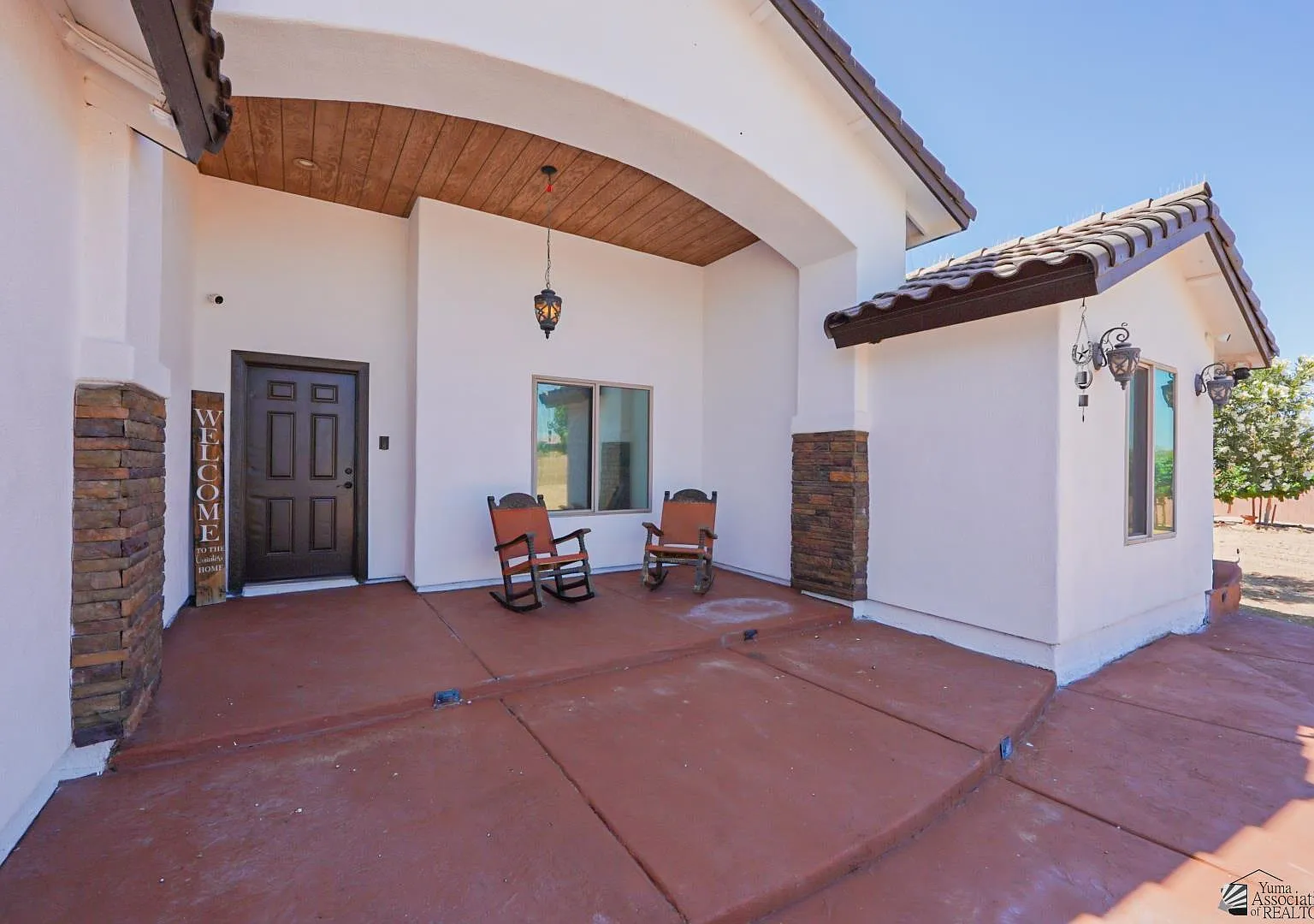 4 bed, 2.0 bath, 1686 sqft, $3,800 — Photo 3