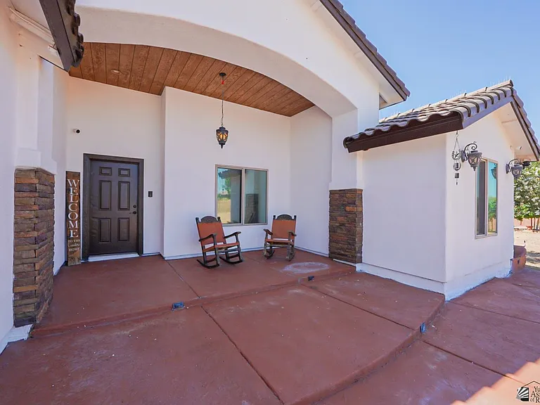 4527 E County Road 15 — Photo 3
