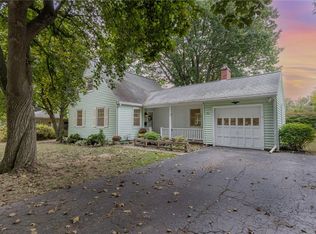 9 Hillcrest Dr, Rochester, NY 14624