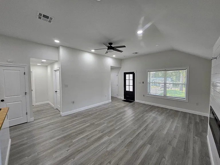 1006 S 9th St — Photo 3