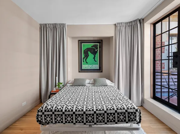 304 East 41st Street image 1 of 10