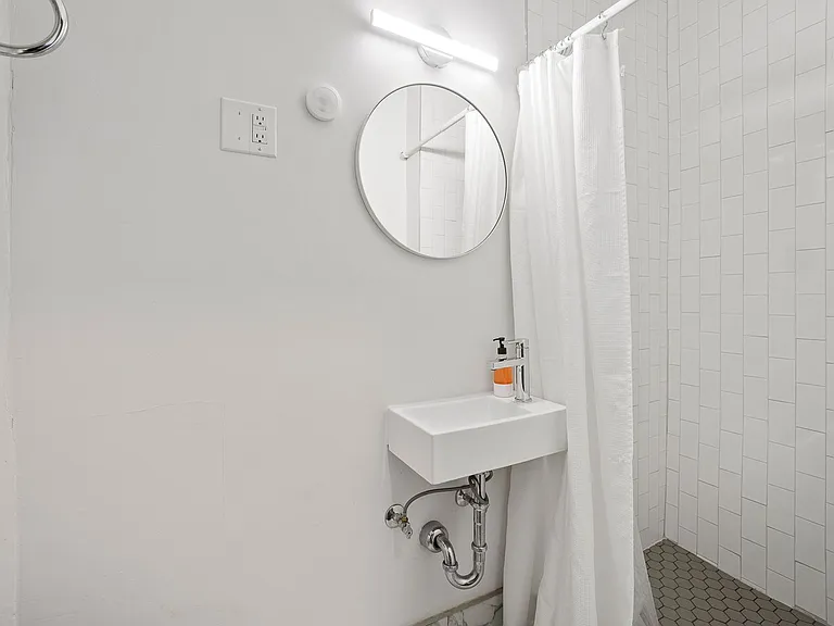 1232 W Washington Blvd — Photo 9