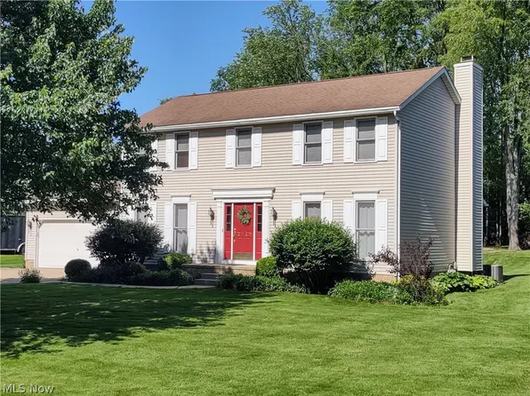 3842 Park Ridge Dr, Uniontown, OH 44685