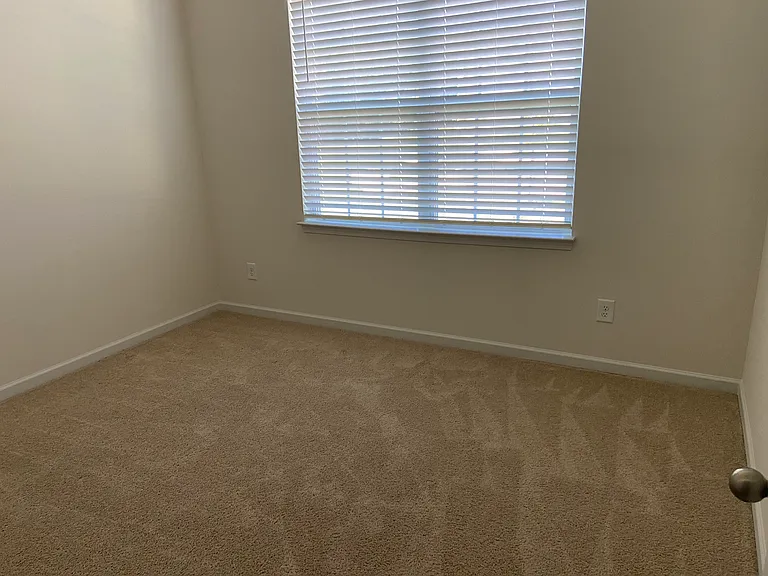 1251 Middlecrest Dr — Photo 15