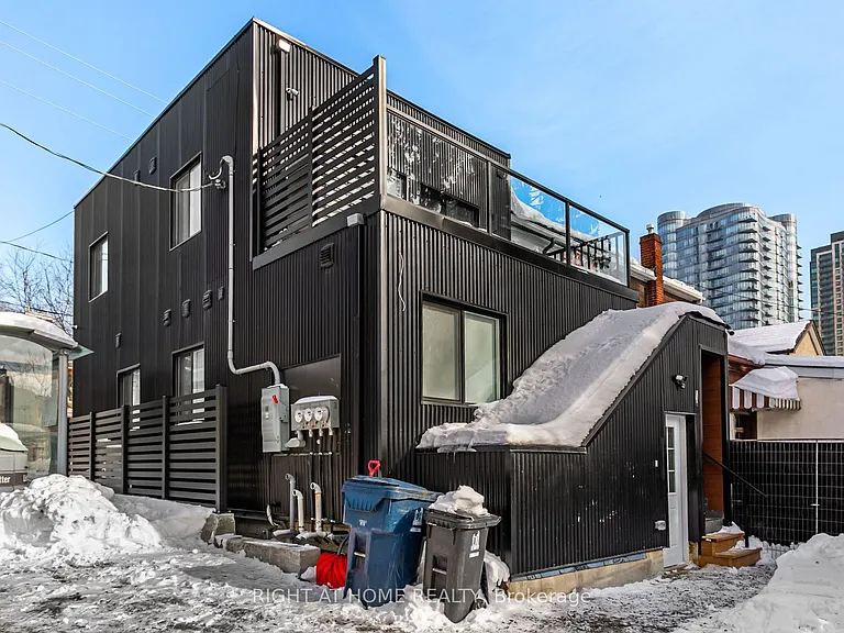 36 Windermere Ave #LOWER — Photo 4