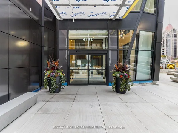 4130 Parkside Village Dr W #910, Mississauga, ON L5B 0L7