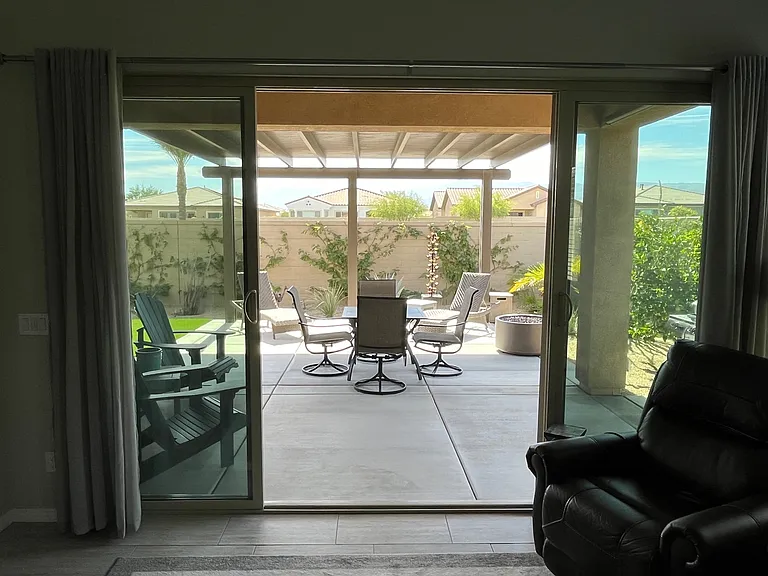 110 Zinfandel — Photo 28