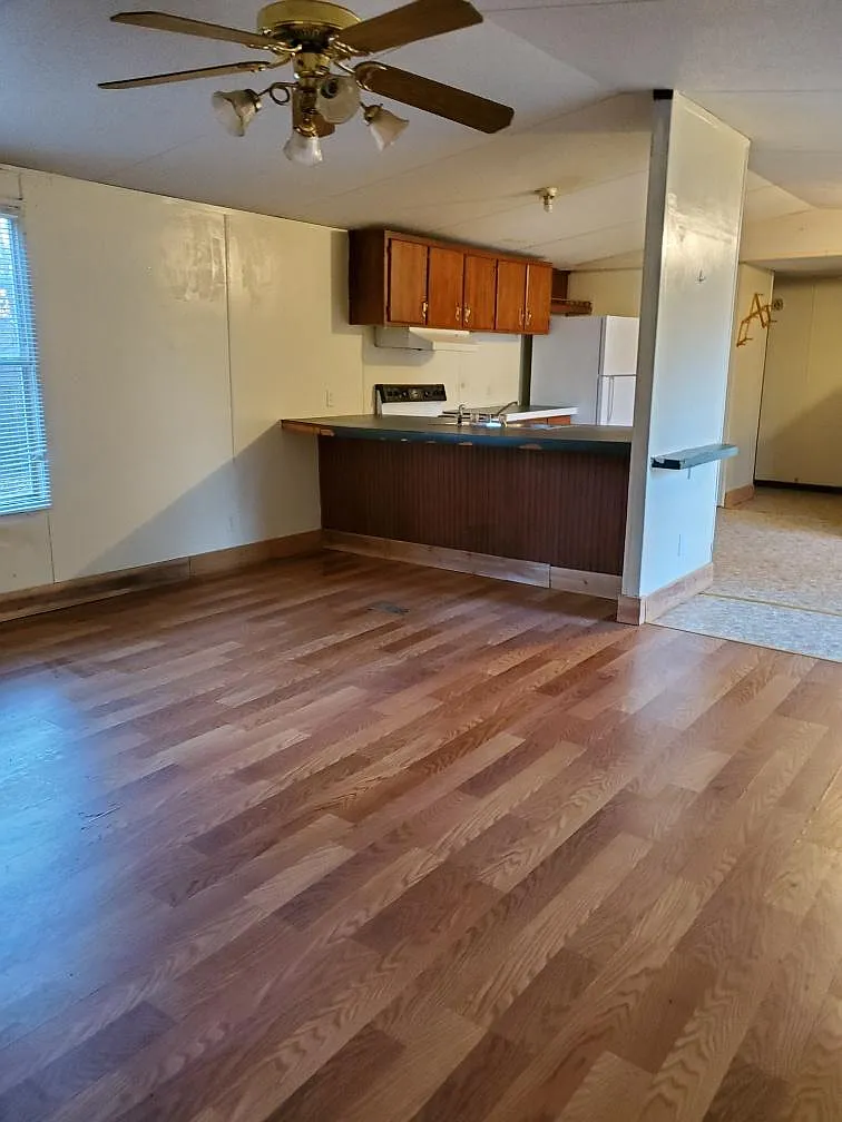219 S Gate Dr — Photo 1