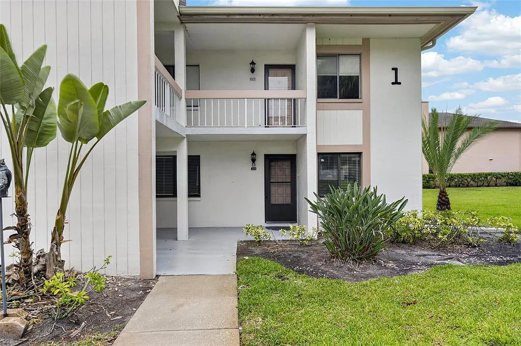 2 bed, 2.0 bath, 1148 sqft, $1,950 — Photo 3