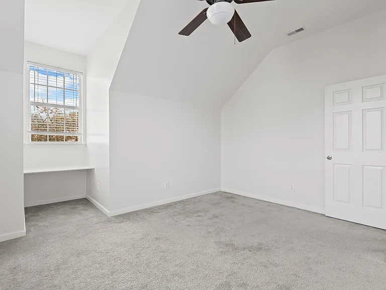 142 Big Ben Ct — Photo 15