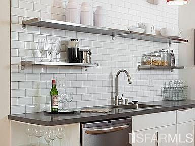 5th image of 1029 Willow St