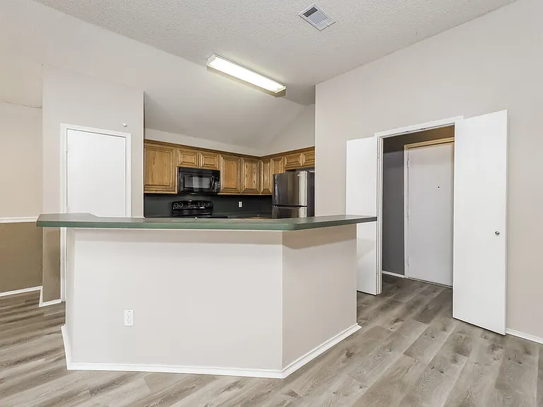 317 Willowstone Trl — Photo 7