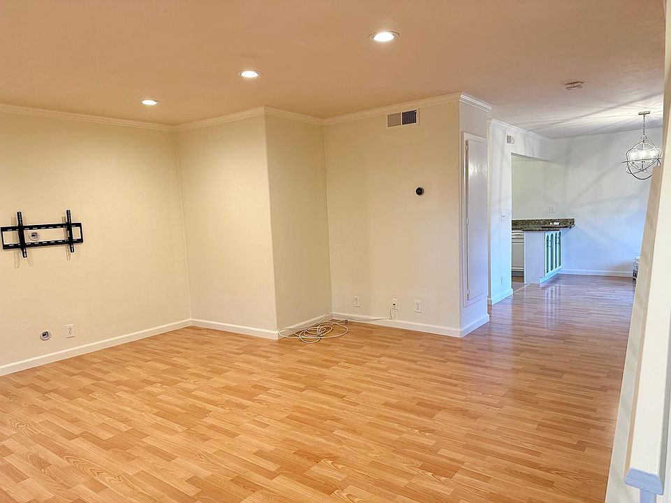 1st image of 1100 Weepinggate Ln