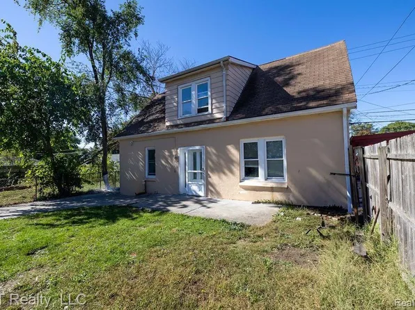 6015 Mayburn St, Dearborn Heights, MI 48127
