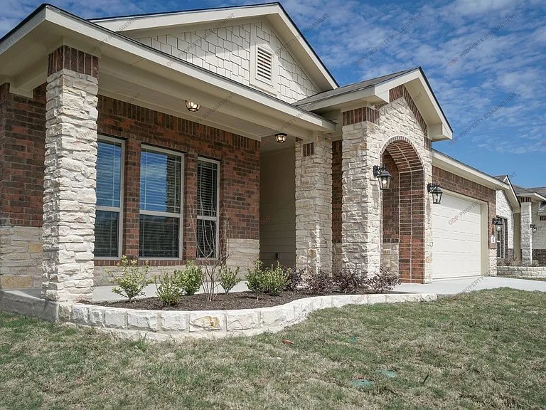612 Cross Dr — Photo 1