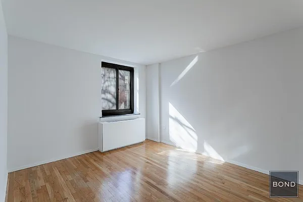 Rented by Bond New York | media 11