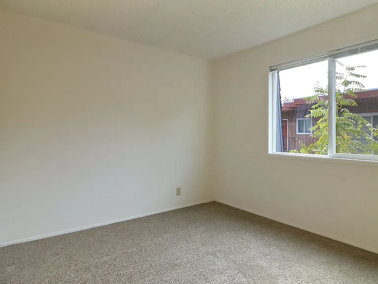 1437 High St — Photo 13