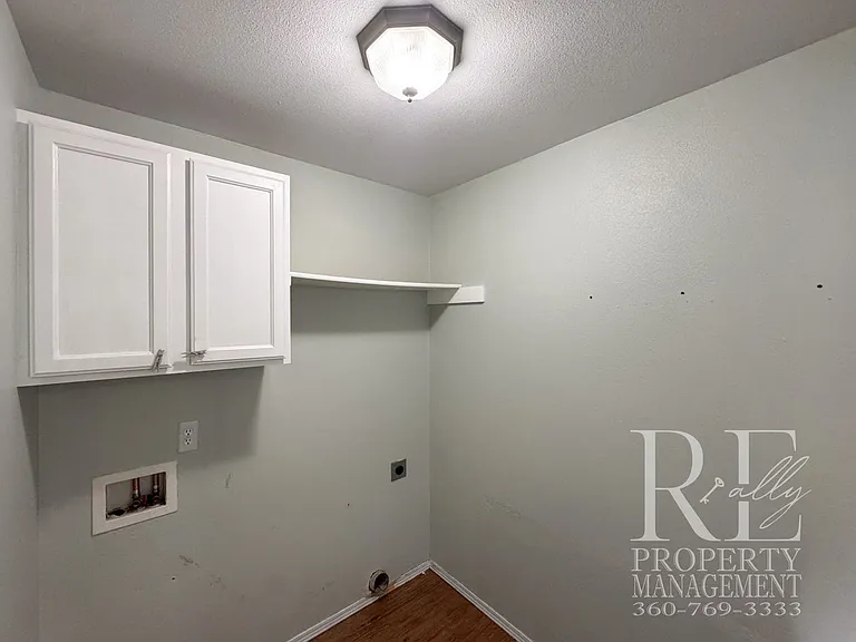 2994 NE Loyola St — Photo 12