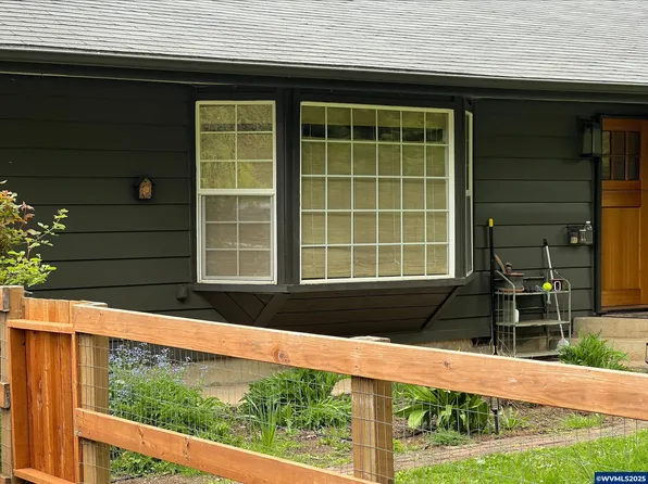 29680 Speasl Rd, Lebanon, OR 97355