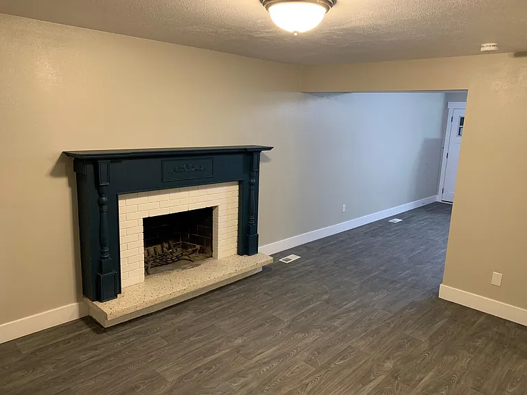 216 N 350 E — Photo 5