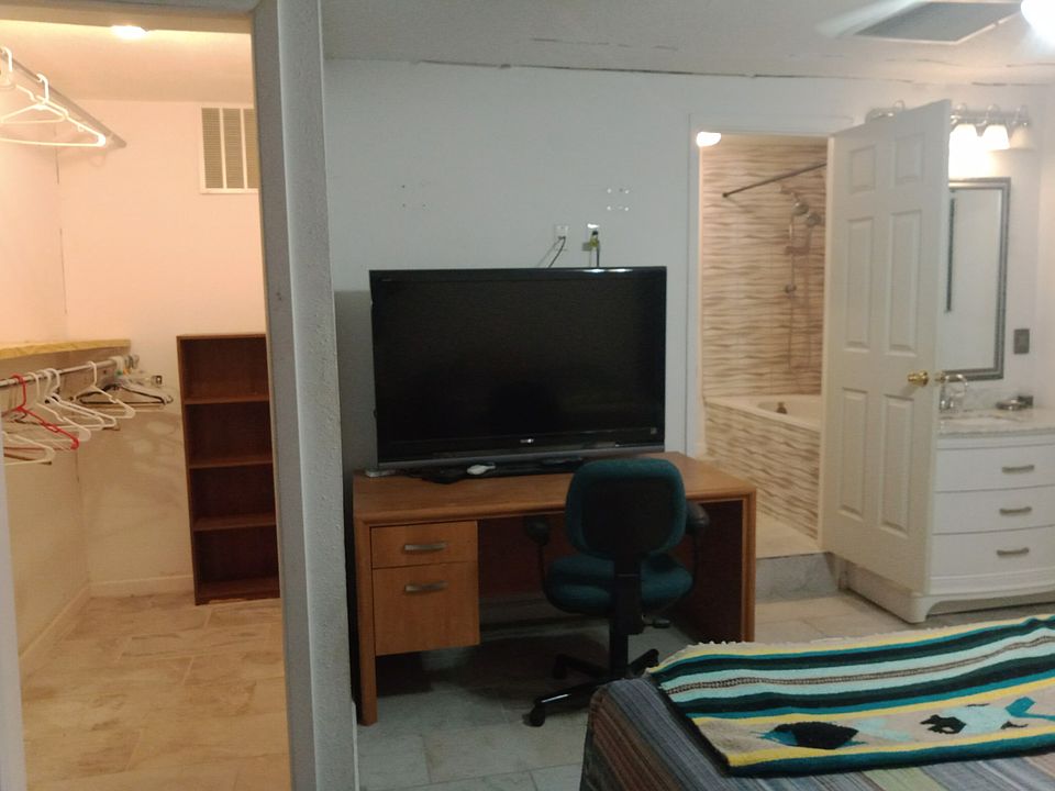 1st image of 5806 Brambletree St