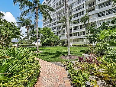 1170 N Federal Hwy #1110 — Photo 32