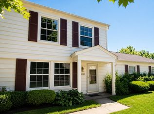 2814 Willow Ct, Lake Orion, MI 48360