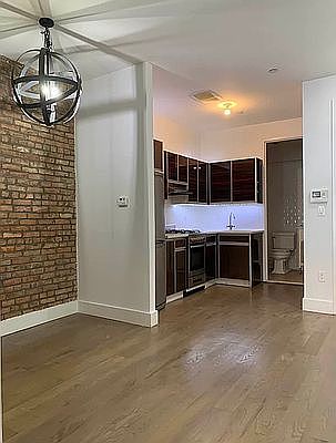 4th image of 1072 Bergen St #1C