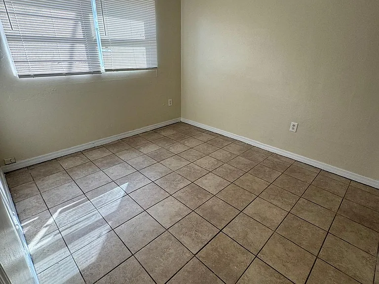 1209 Polk St — Photo 11