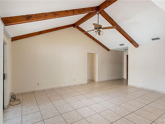 5th image of 401 E Iris Ave