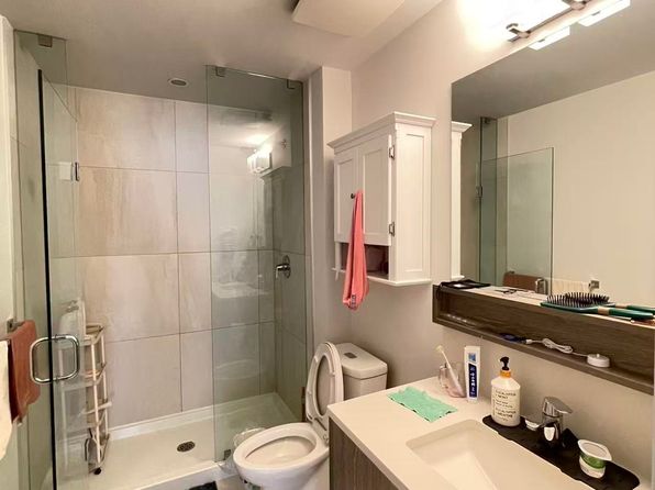 2 bedroom rental in Surrey — photo 12