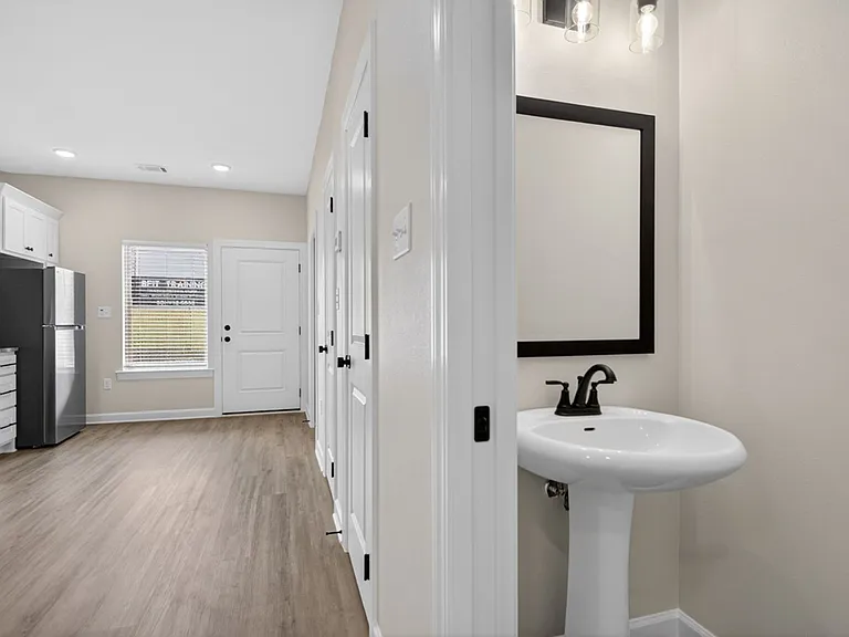 SOMA Area, Little Rock - 2 Bedroom - New Construction Luxury Townhomes — Photo 5
