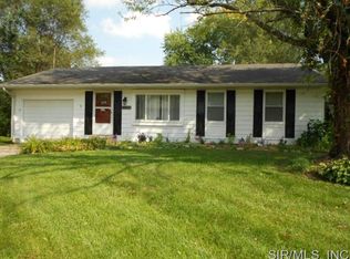 7701 Meadowlark Dr, Godfrey, IL 62035