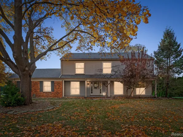 4603 Hedgewood Dr, Bloomfield Hills, MI 48301